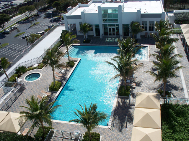 Florida luxury condo in Florida - Image 2