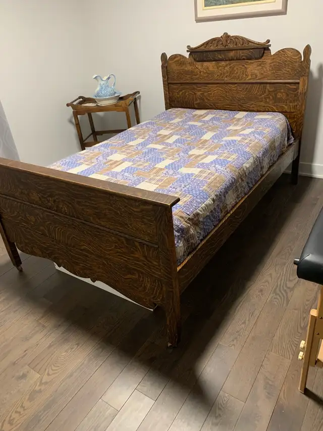 meuble  set chambre antique in Desks in West Island - Image 8