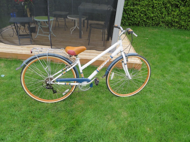 Vélo De Ville Femme Gitane - Cadre Blanc - Occasion