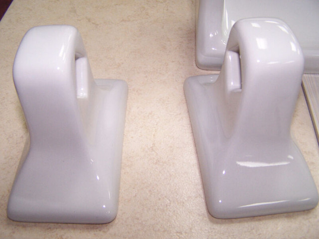 Accessoires pour salle de bain gris porcelaine  / Neufs dans Articles pour la salle de bains  à Granby - Image 3