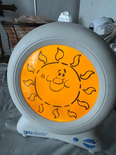 Tommee Tippee Groclock, Children's Training Alarm Clock WORKS PEFECT, 25$ FIRM CASH, Cartierville Mo...