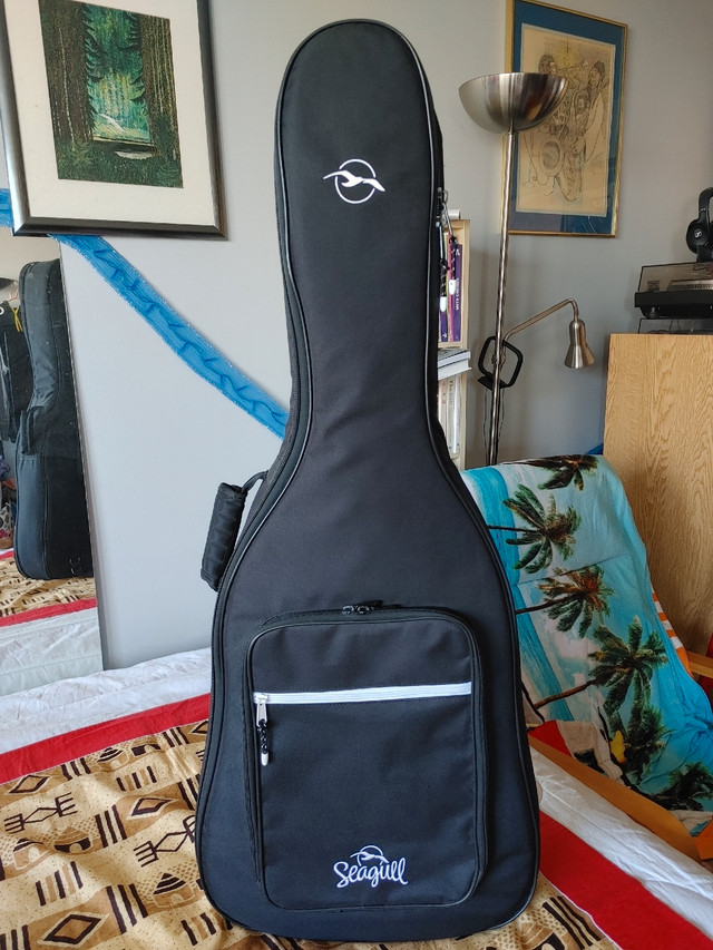 Étui souple noir Seagull Dreadnought Gig Bag Black dans Guitares  à Ville de Montréal