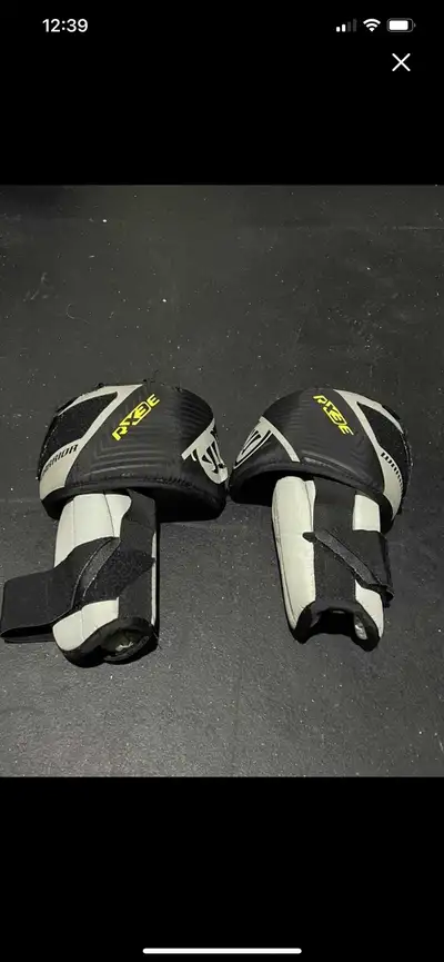Junior Goalie Knee Pads, View more