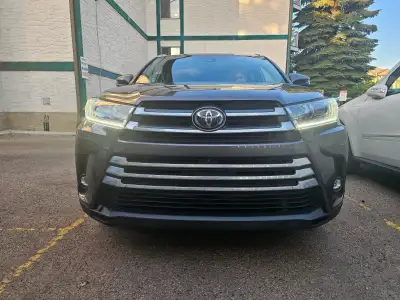 Selling my Toyota Highlander 2019 V6 4WD AWD, with 86197 km in great condition. It's ready for all y...