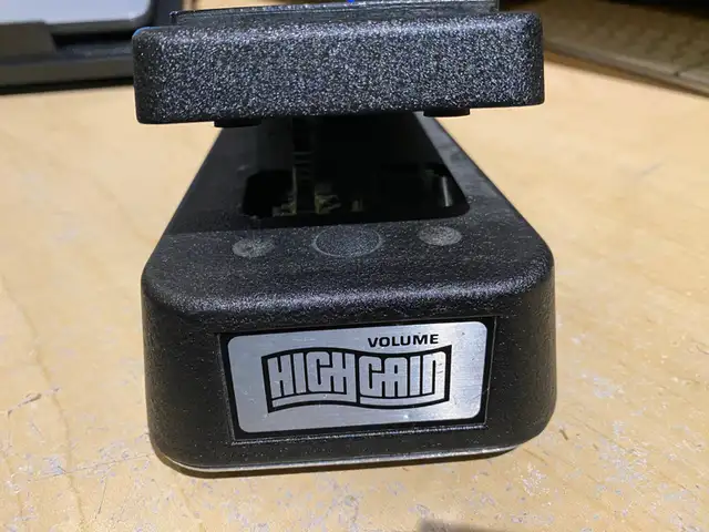 Jim Dunlop. GCB80 Volume / Expression Pedal in Amps & Pedals in Kitchener / Waterloo - Image 4