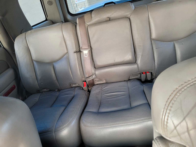 2004 Yukon Denali in Cars & Trucks in Barrie - Image 3