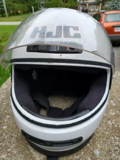 First $85 cash Firm takes it. I am not looking for any offers. FOR SALE AN HJC LS-AIRTECH 2 MOTORCYC...