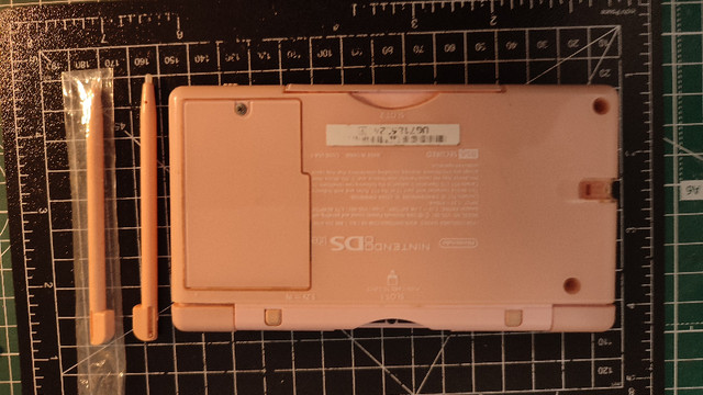 Rare mint Nintendo DS Lite Pink Tested. in Nintendo DS in Oakville / Halton Region - Image 3