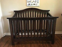 College Woodwork Yukon Convertble Crib (Real Wood) Great Shape