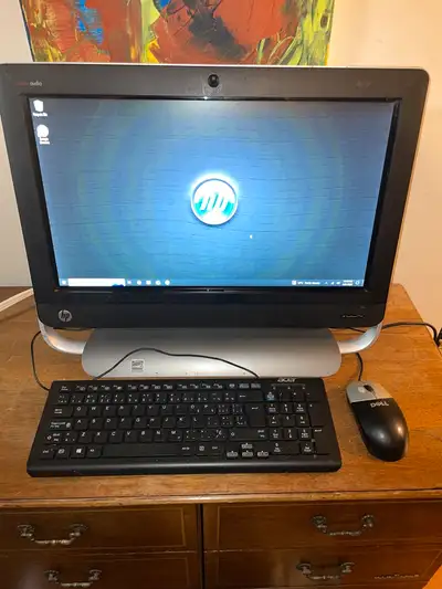 HP All in One 20” Touchscreen running Windows 10/Delivery Model: TouchSmart 320 20.5” Screen AMD E2-...