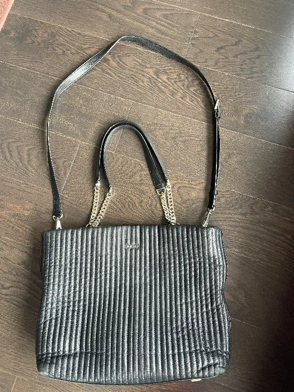 DKNY Gansevoort Leather Quilted Shopper Bag, Black in Women's - Bags & Wallets in Oakville / Halton Region - Image 7