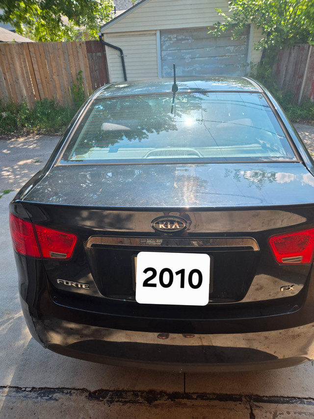 2010 Kia Forte in great condition in Cars & Trucks in Windsor Region - Image 3