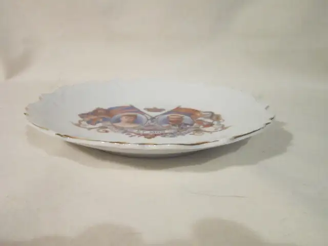 Queen Mary & King George V ~ Smaller Plate ~ Made in Austria in Arts & Collectibles in Winnipeg - Image 5