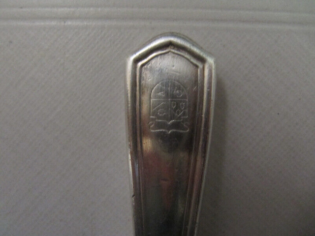 350 PC Lot (7000grams of Silver) Vintage Dinner Knives 1940-60s in Arts & Collectibles in Mississauga / Peel Region - Image 4