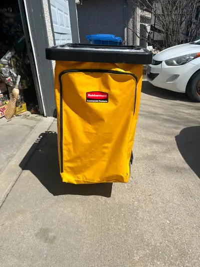 RUBBERMAID JANITORIAL SUPPLIES, View more