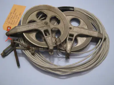 22 ft. SPAN +/- which is adjustable. The Line is PREMIUM Rust-Free heavy gauge vinyl-coated! Has 2 m...