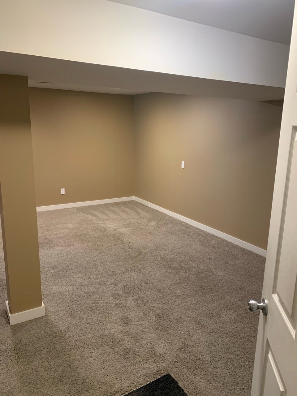 Basement 1 bedroom + den | Long Term Rentals | Calgary | Free local ...