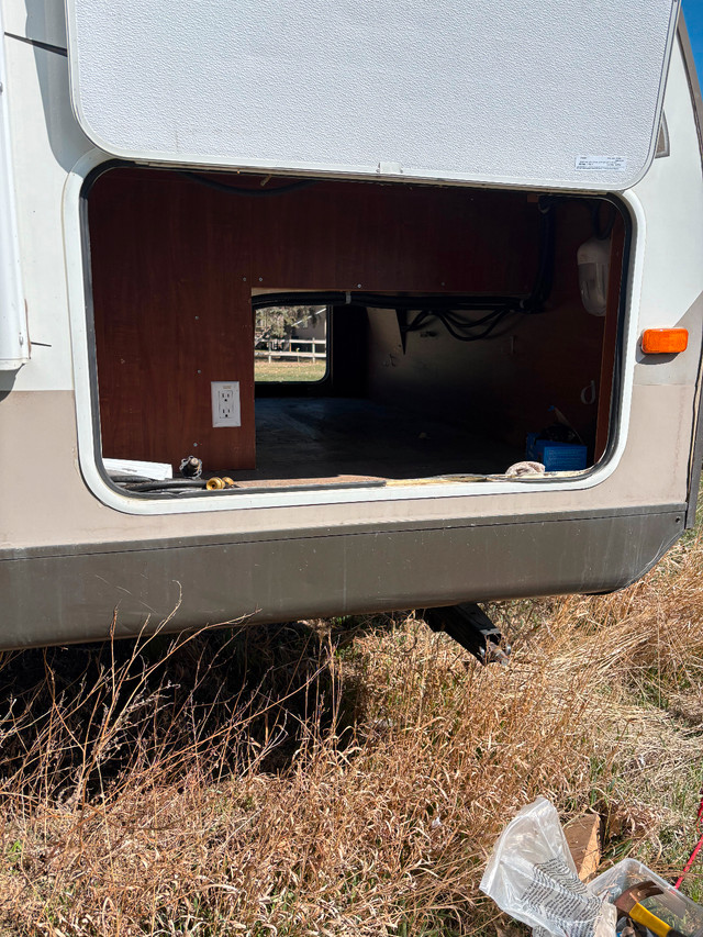 2013 Jayco Whitehawk Ultra Lite 31DSLB in Travel Trailers & Campers in Medicine Hat - Image 3