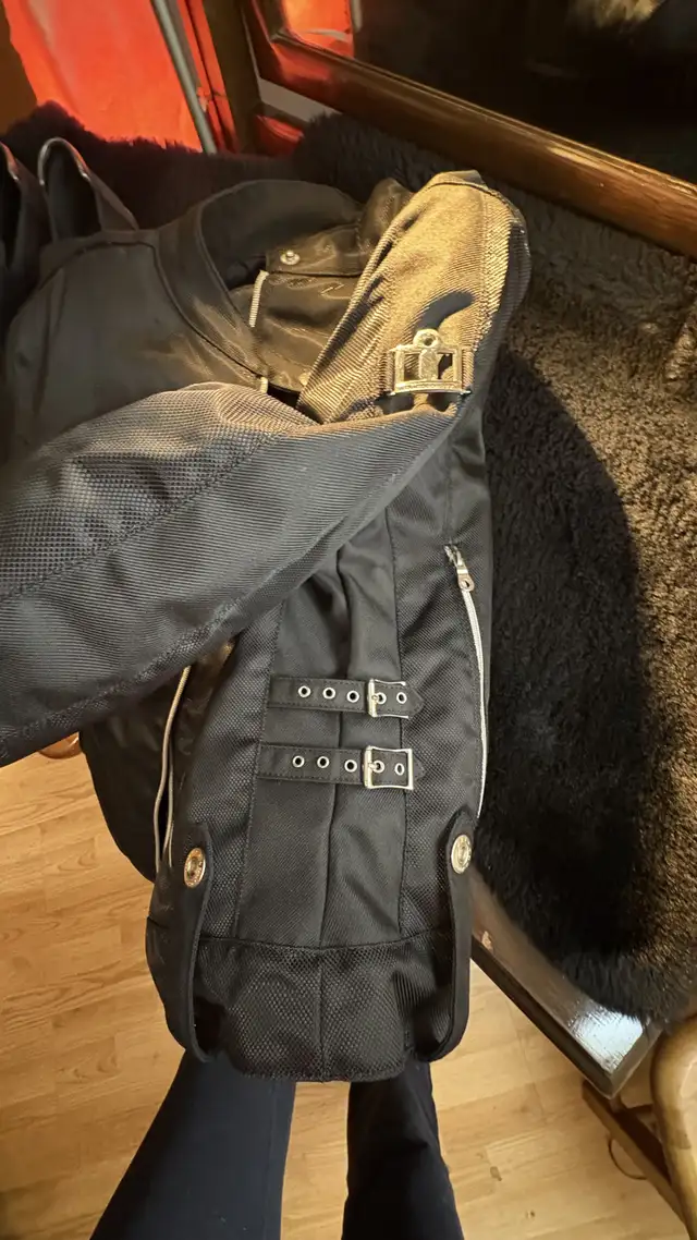 Ladies Icon Motorcycle Jacket Unused Mint Condition in Motorcycle Parts & Accessories in Edmonton - Image 8