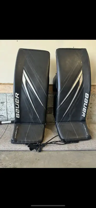 Bauer HyperLight2 goalie pads, View more