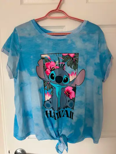 Woman’s Disney Stitch Tie-Front Shirt size 2x, View more