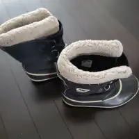 Sorel boys winter boots  size 4US