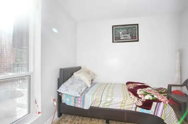 Sharing Room for rent in Malton Mississauga in Short Term Rentals in Mississauga / Peel Region - Image 5