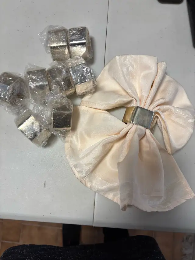 Napkin rings490890757868759040