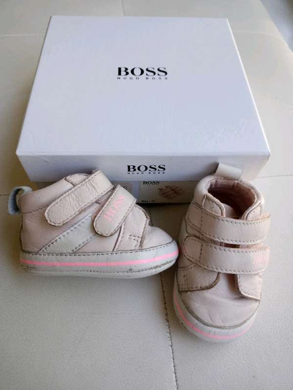 Chaussures bébé fille / baby girl, EU 17, Hugo Boss | Vêtements - 12 à 18  mois | Laval/Rive Nord | Kijiji