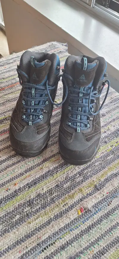 HUMTTO Women’s Trekking Boots. Size US 8., View more