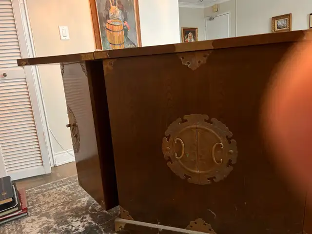 Vintage Liquor Cabinet in Hutches & Display Cabinets in City of Toronto - Image 8