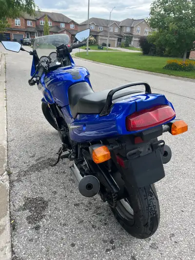 2005 Kawasaki ninja 500r. Bike needs nothing I did an oil change, brakes and tires 500km ago. Owners...