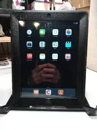 iPad 2 64GB w Otterbox