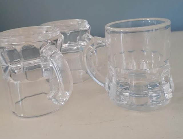 Vintage Federal Glass clear handled beer mug shape shot glasses in Arts & Collectibles in Markham / York Region - Image 3