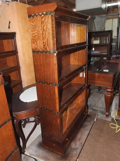 Antique oak barrister bookcase 4 levels, restored, drawer in Bookcases & Shelving Units in Hamilton - Image 6