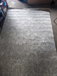 6' X 9' Area rug, in great shape