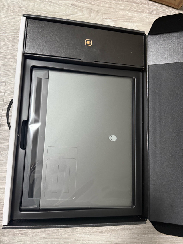 Alienware m18 R2 gaming laptop in Laptops in City of Toronto - Image 2