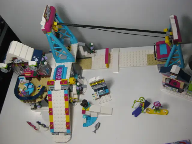 Lego Friends Snow Resort Ski Lift (complete with manual) in Toys & Games in Ottawa - Image 3