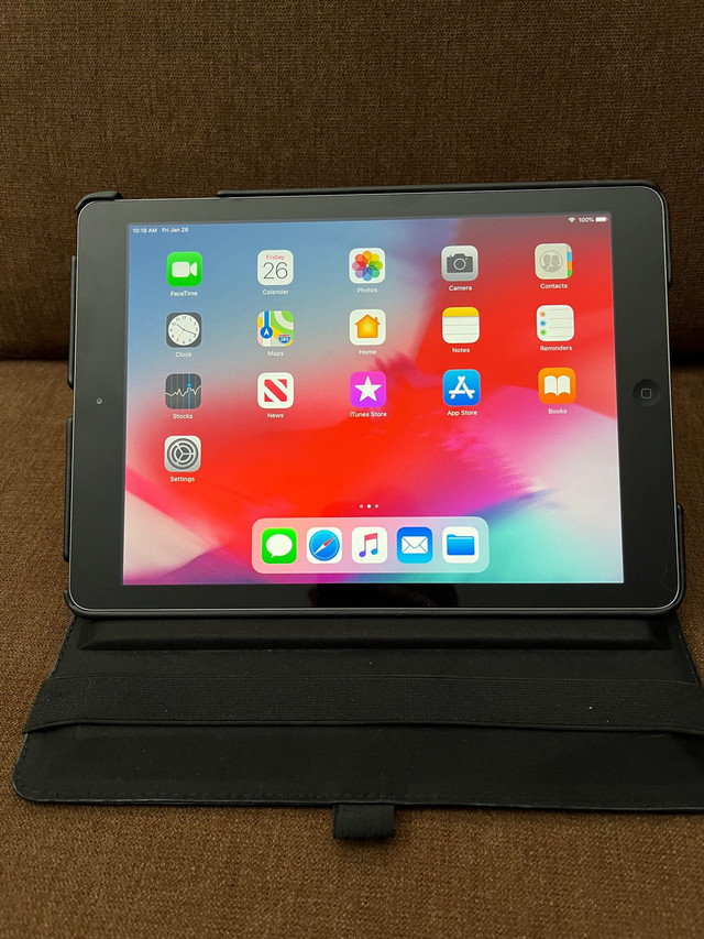 iPad Air (1st generation - mint condition) in iPads & Tablets in Winnipeg