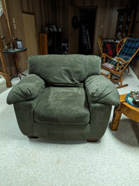 Overstuffed Green Ashley Chair with Ottoman