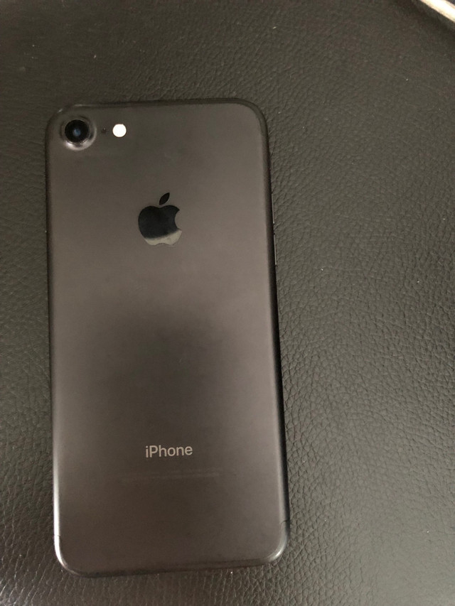 iPhone 7 comme neuf batterie 84 % débloque 
 dans Téléphones cellulaires  à Longueuil/Rive Sud - Image 3