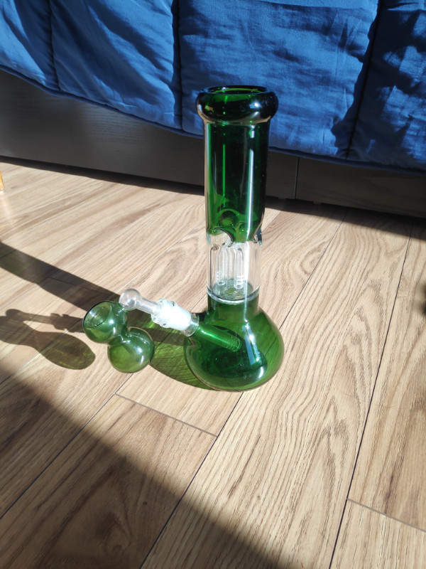 Glass Water Pipe - Green in Other in Mississauga / Peel Region - Image 3