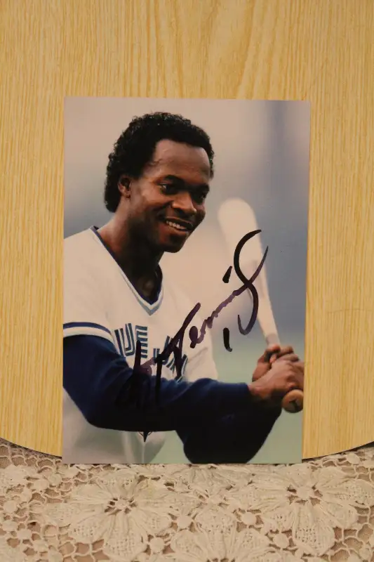 Tony Fernandez autographed 4x6 photo in Arts & Collectibles in Mississauga / Peel Region - Image 3