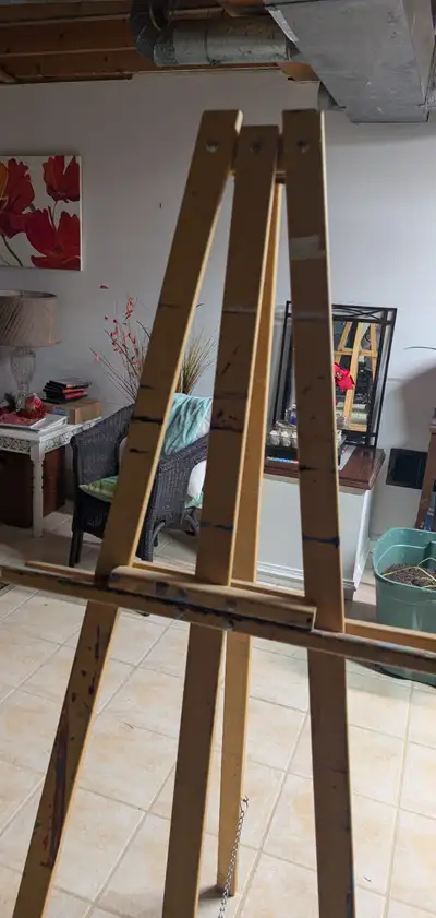 Wooden easel. Good shape