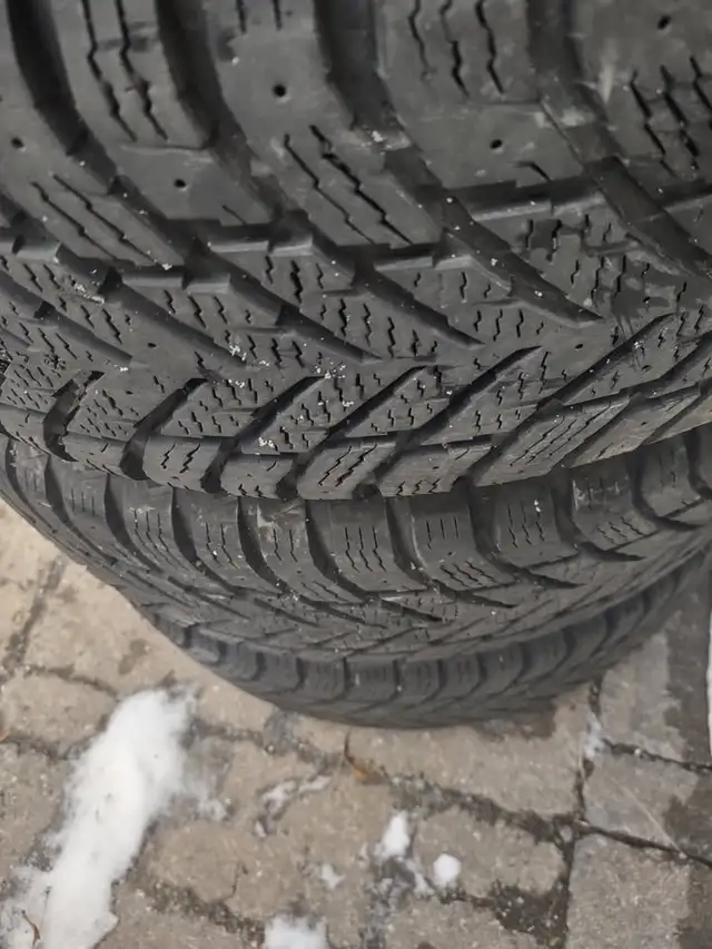 4 pneus hiver Nokian Hakkapeliitta10 225-60R17 comme neuf in Other in Laval / North Shore - Image 4