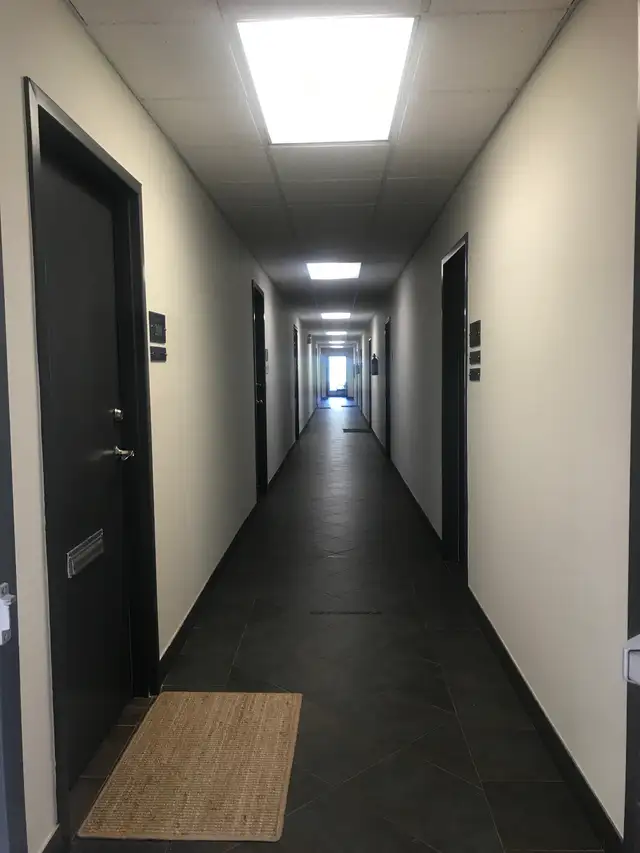 Medical/Healthcare/Wellness clinic space to share/rent. in Commercial & Office Space for Rent in Oakville / Halton Region - Image 4