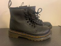 VGUC Dr. Martens JR 1460 softy T leather boots sz 12