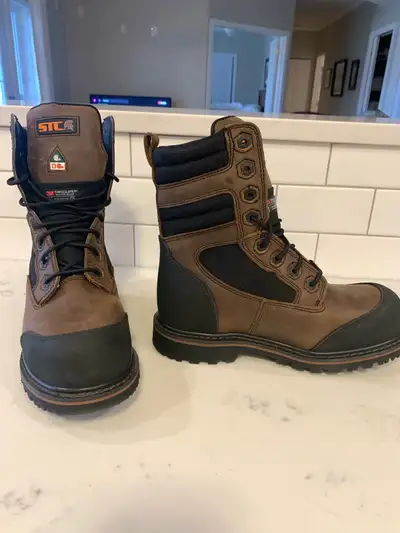 STC Mens workboot, steel toe waterproof, size 8 . brand new never worn. Retail 239.99 asking $125.00