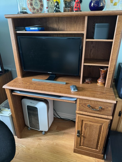 Bureau d’ordinateur neuf, View more