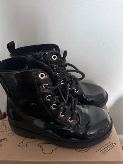 Shoes girls 2.5 size, View more